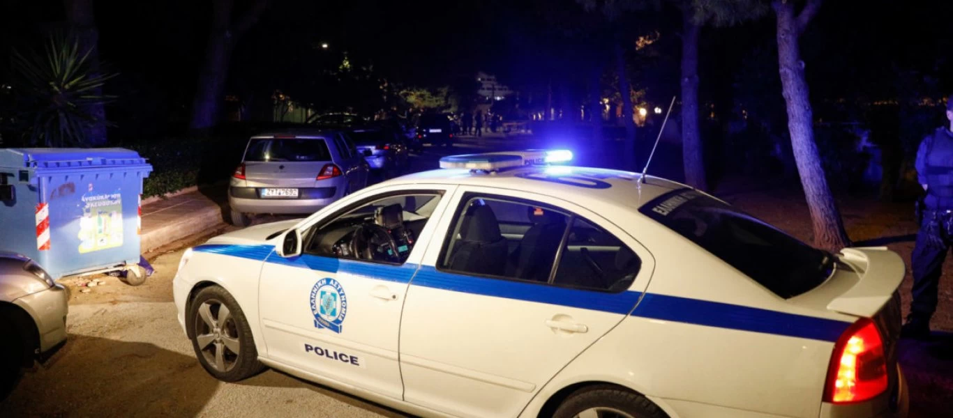 Σκοτώθηκε σεσημασμένος ληστής στη Ζάκυνθο - Καρφώθηκε στα κάγκελα συγκροτήματος και κρεμάστηκε